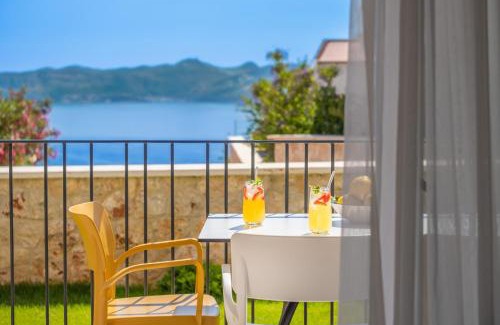 Kas Apartment | Oceanfront Meri Suite Apart Kaş - Guest Rated 9.8/10