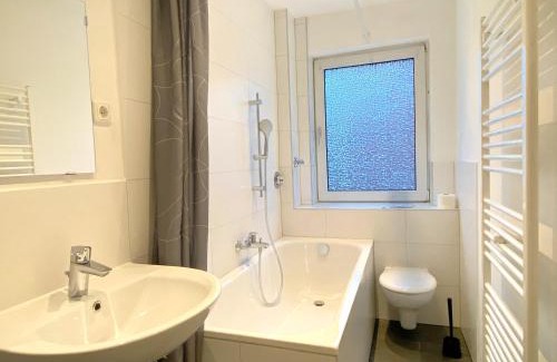 Bulmke-Hullen Apartment | Cozy Meribu E1 Apartment for Workers and Travelers