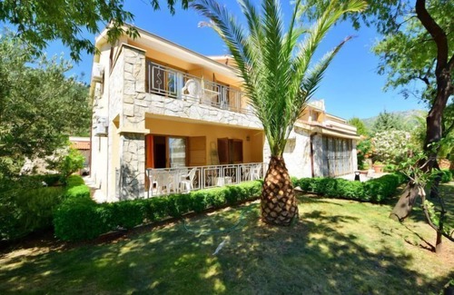 Stankovici Apartment | Unforgettable Stay at Meridiana by Interhome - 10/10 Rating