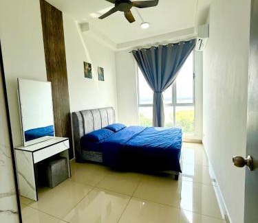 Masai Apartment | Oceanfront Meridin Bayvue Homestay with Private Pool