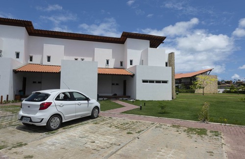 Praia dos Carneiros House | Inviting Meridional Flat Carneiros with Ocean View & Pool