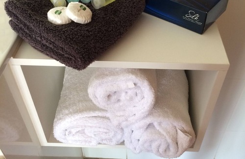 St. George Hotel | Discover Merino Motor Inn: Family-Friendly with Pool & Dining
