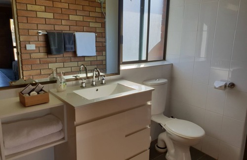 St. George Hotel | Discover Merino Motor Inn: Family-Friendly with Pool & Dining