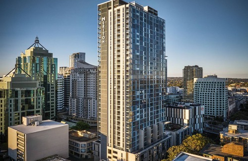 Chatswood Apartment | Experience Meriton Suites Chatswood: 5-Star Comfort & Pool