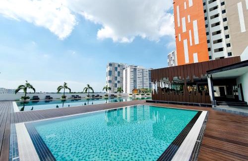 Central Seberang Perai Apartment | Experience Meritus Residensi Penang: Oceanfront Pool Oasis