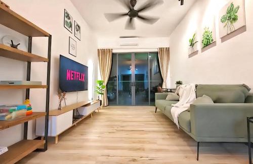Central Seberang Perai Apartment | Experience Meritus Residensi Penang: Oceanfront Pool Oasis