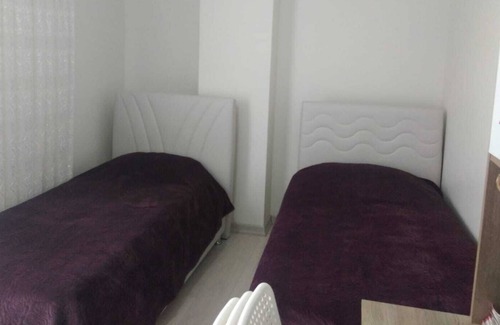 Kucukcekmece Apartment | Modern Apartment in Prime Location for Easy Access