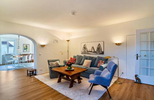 Baden-Baden Apartment | Merkurblick: 5-Star Family-Friendly Retreat with Perfect Reviews