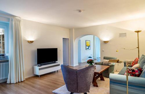 Baden-Baden Apartment | Merkurblick: 5-Star Family-Friendly Retreat with Perfect Reviews