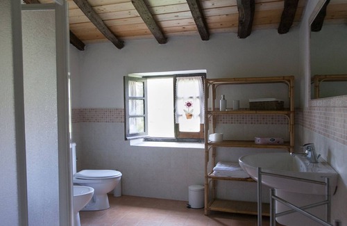 Vezzano Ligure House | Discover Merla House: Oceanfront Getaway with Pool