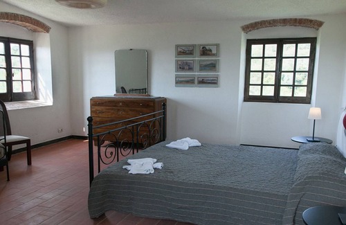 Vezzano Ligure House | Discover Merla House: Oceanfront Getaway with Pool
