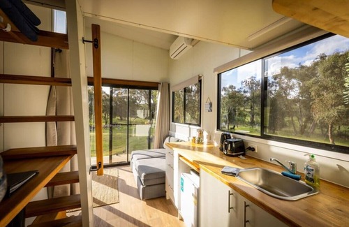 Windeyer House | Explore Merlot Tiny House: Family-Friendly Retreat Awaits