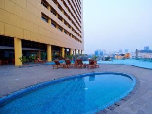 Gambir Hotel | Experience Merlynn Park Hotel: 5-Star Retreat with Ocean View