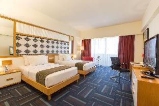 Gambir Hotel | Experience Merlynn Park Hotel: 5-Star Retreat with Ocean View