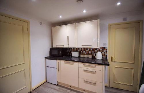 Frinton-on-Sea Apartment | Pet-Friendly Mermaid Cottages with Perfect 10/10 Rating