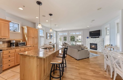 Saugatuck Villa | Mermaid Cove Villa: Family Retreat with Pool & Kitchen