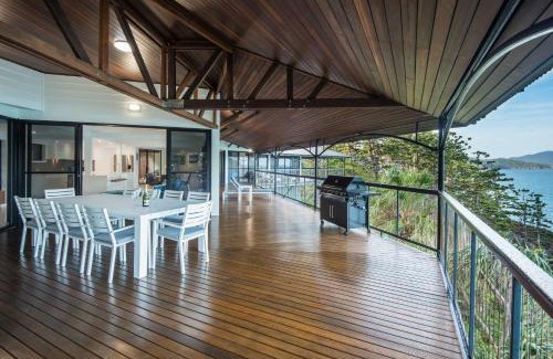Hamilton Island House | Escape to Mermaids Reach on Hamilton Island with Ocean Views