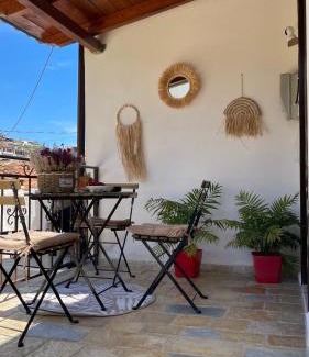 Berat House | Perfect MEROLI Guesthouse: Pet and Child Friendly Retreat