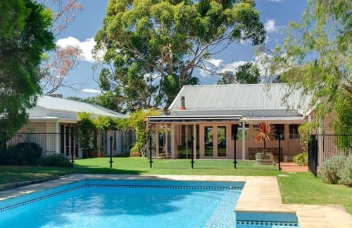 Merricks North House | Experience Merricks North Retreat: Guest Rated 9.8/10