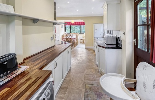 Dulverton House | Discover Merrijig, Dulverton: Guest Rated 9.8 with Breakfast