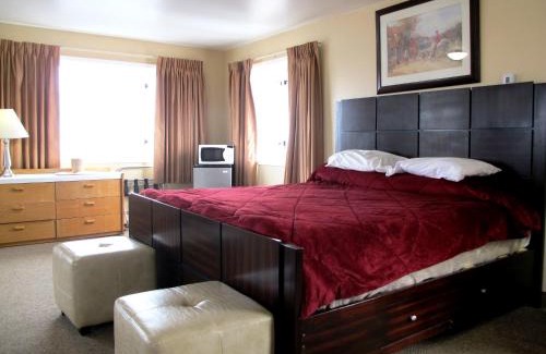 Mountain View Hotel | Merrill Field Inn: Family-Friendly & Pet Welcoming Retreat