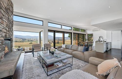 Merrijig House | Family-Friendly Merrivale Hill in Beautiful Merrijig