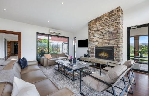 Merrijig House | Family-Friendly Merrivale Hill in Beautiful Merrijig