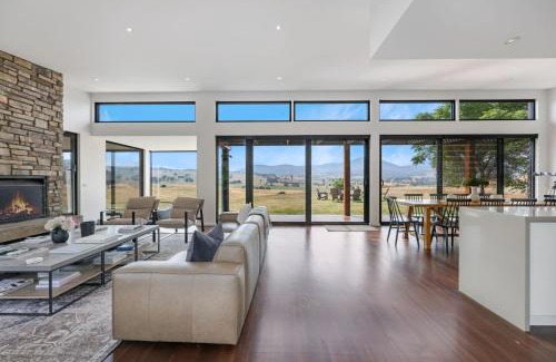 Merrijig House | Family-Friendly Merrivale Hill in Beautiful Merrijig
