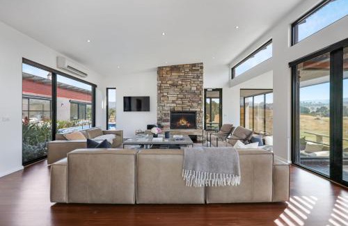 Merrijig House | Family-Friendly Merrivale Hill in Beautiful Merrijig