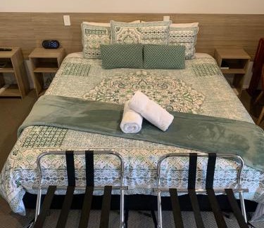 Merriwa Cabin | Outstanding Merriwa Golden Fleece Motor Inn & Lodge Stay