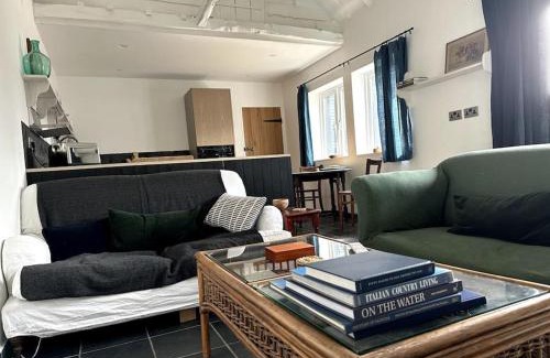 Layer Marney Apartment | Discover Mersea's Hidden Gem: Pet-Friendly Retreat Awaits