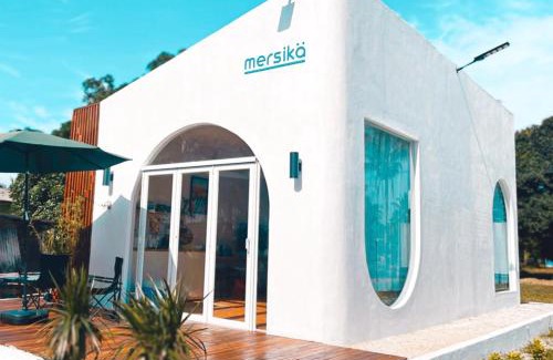 Mersing Villa | Beachfront Studio with Ocean Views Near Mersing Jetty