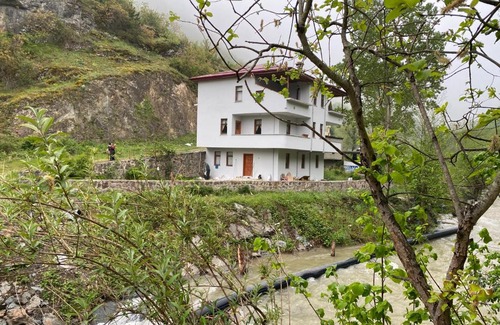 Cosandere House | Discover Mert: Family and Pet-Friendly Getaway
