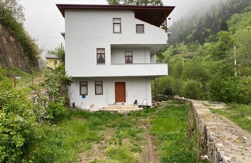 Cosandere House | Discover Mert: Family and Pet-Friendly Getaway