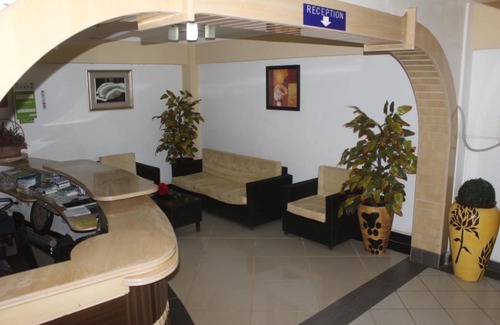 Meru Hotel | Budget-Friendly Meru Paramount Hotel with Breakfast Included