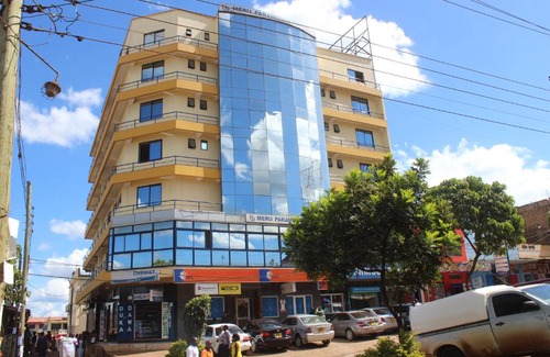Meru Hotel | Budget-Friendly Meru Paramount Hotel with Breakfast Included