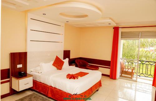 Meru Hotel | Enjoy Your Stay at Meru Slopes Hotel with Pool & Hot Tub