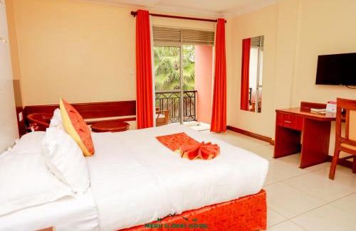Meru Hotel | Enjoy Your Stay at Meru Slopes Hotel with Pool & Hot Tub
