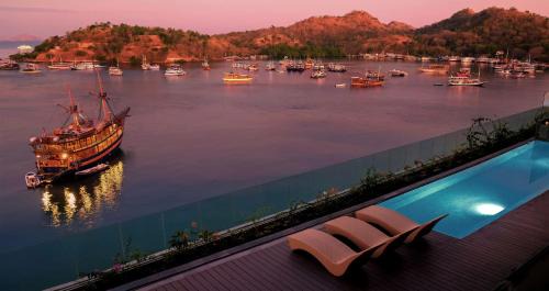 Labuan Bajo Resort | Elegant Meruorah Komodo in Labuan Bajo with Ocean Views