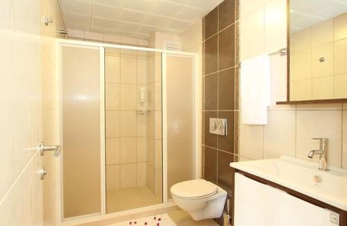 Akyaka Hotel | Comfortable Mervehan Residence with Pool and Pet-Friendly Perks