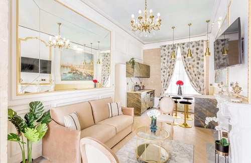 8th Arrondissement Apartment | Elegant 2 Bedroom Apartment Near Champs-Elysees - Rated 10/10