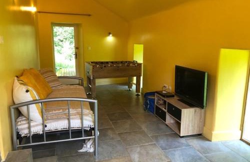 Saint-Nicolas-du-Pelem House | Enchanting Cottage in 7.5 Hectares Park - Perfect for Families
