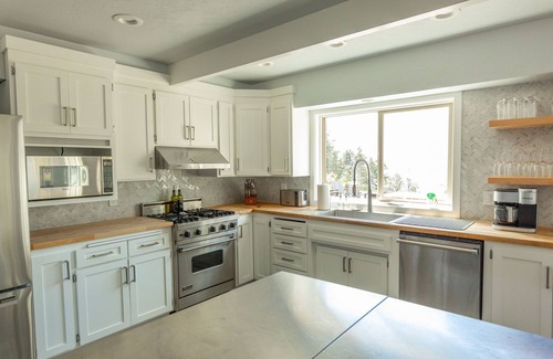 Brookings House | Discover Mervue Estate at Crook Point: Pet-Friendly Retreat