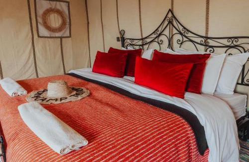 Taouz Other | Indulgent Sultan Luxury Camp: 5-Star, Family-Friendly Retreat