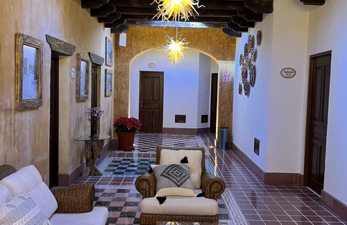 Central Cuernavaca Hotel | Discover Mesón de las Delicias: Family-Friendly Retreat
