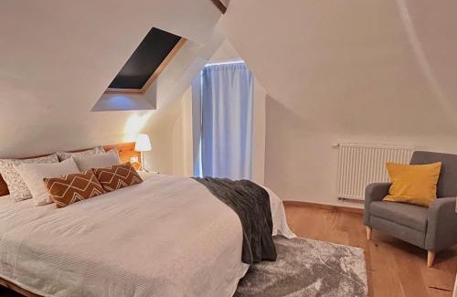 Wepion Bed & Breakfast | Charming Villa Mosan Bord de Meuse - Mes Caprices B&B