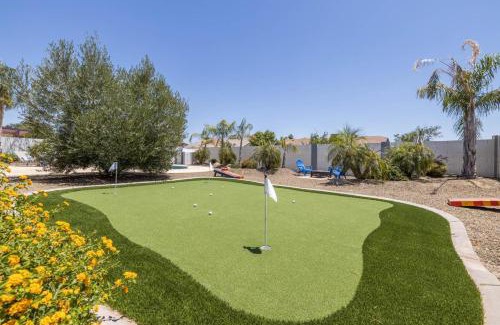 Mesa House | Discover Mesa Garnet: Family-Friendly with Pool & Breakfast