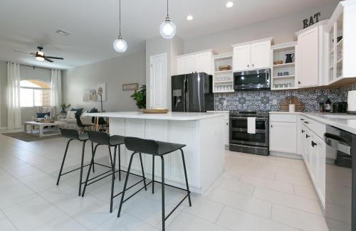 Mesa House | Discover Mesa Palms Ferro: 4-Star Retreat with Pool & Breakfast
