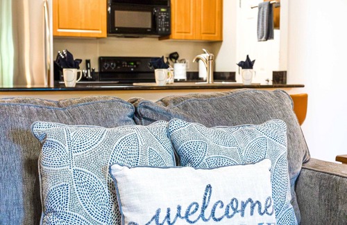 Parkwood Ranch Condo | Gated Community Condo: Heated Pools & Hiking Trails Await!