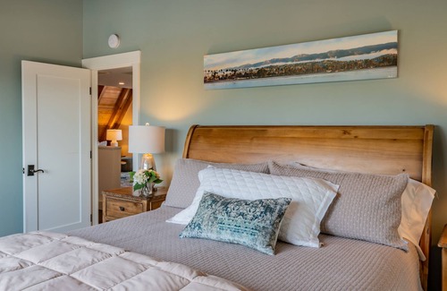 West Mesa House | Mesa Retreat - Beachy Vibes in Santa Barbara’s West Mesa
